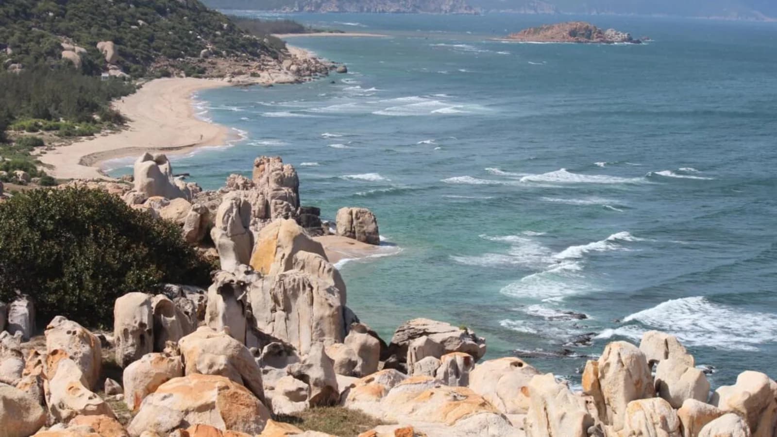 Nui Chua National Park coastline